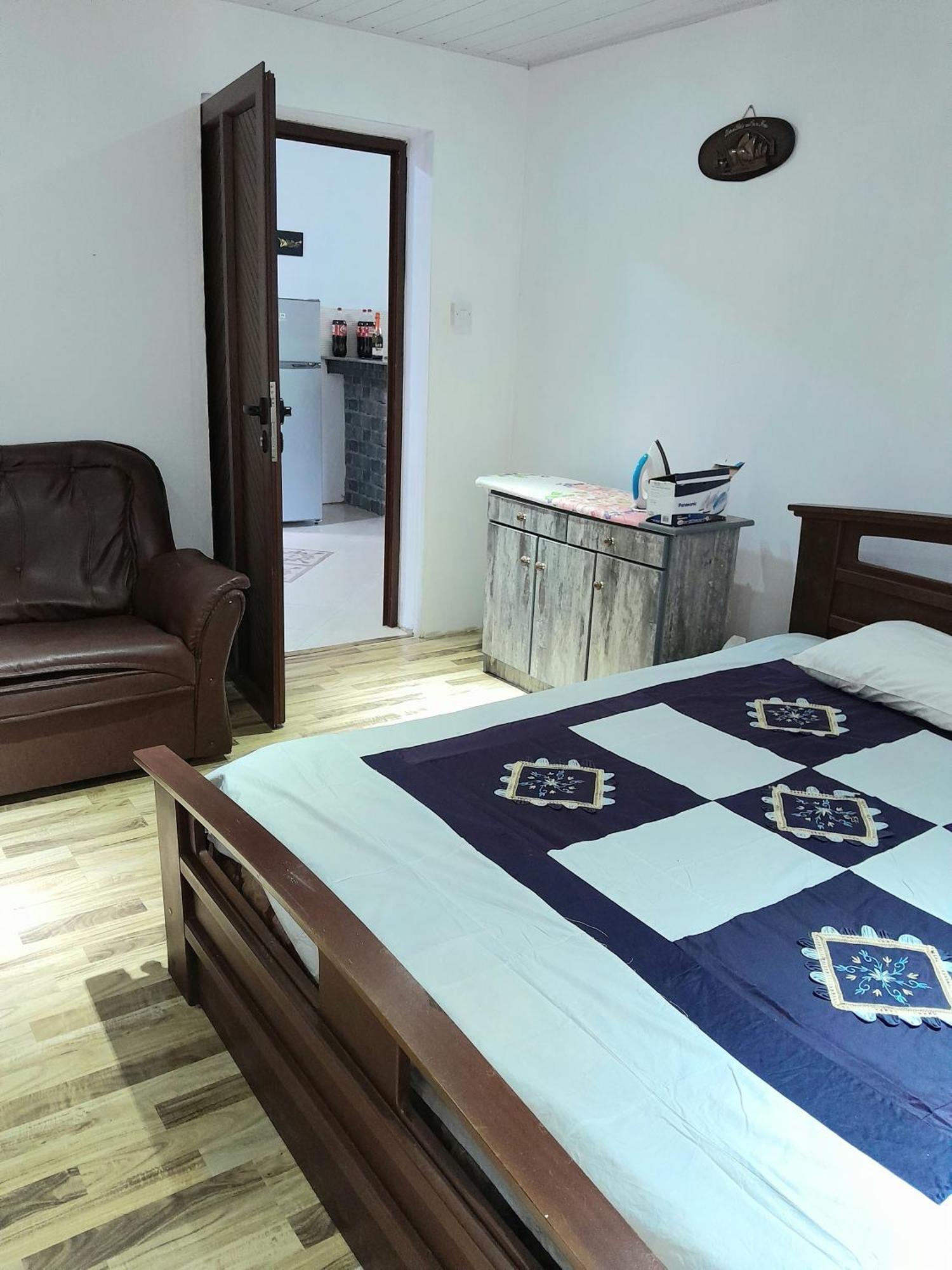 Beautiful Affordable House - 5 Minutes From The Airport And 12 Minutes To Blue Bay Holiday home Mon Tresor