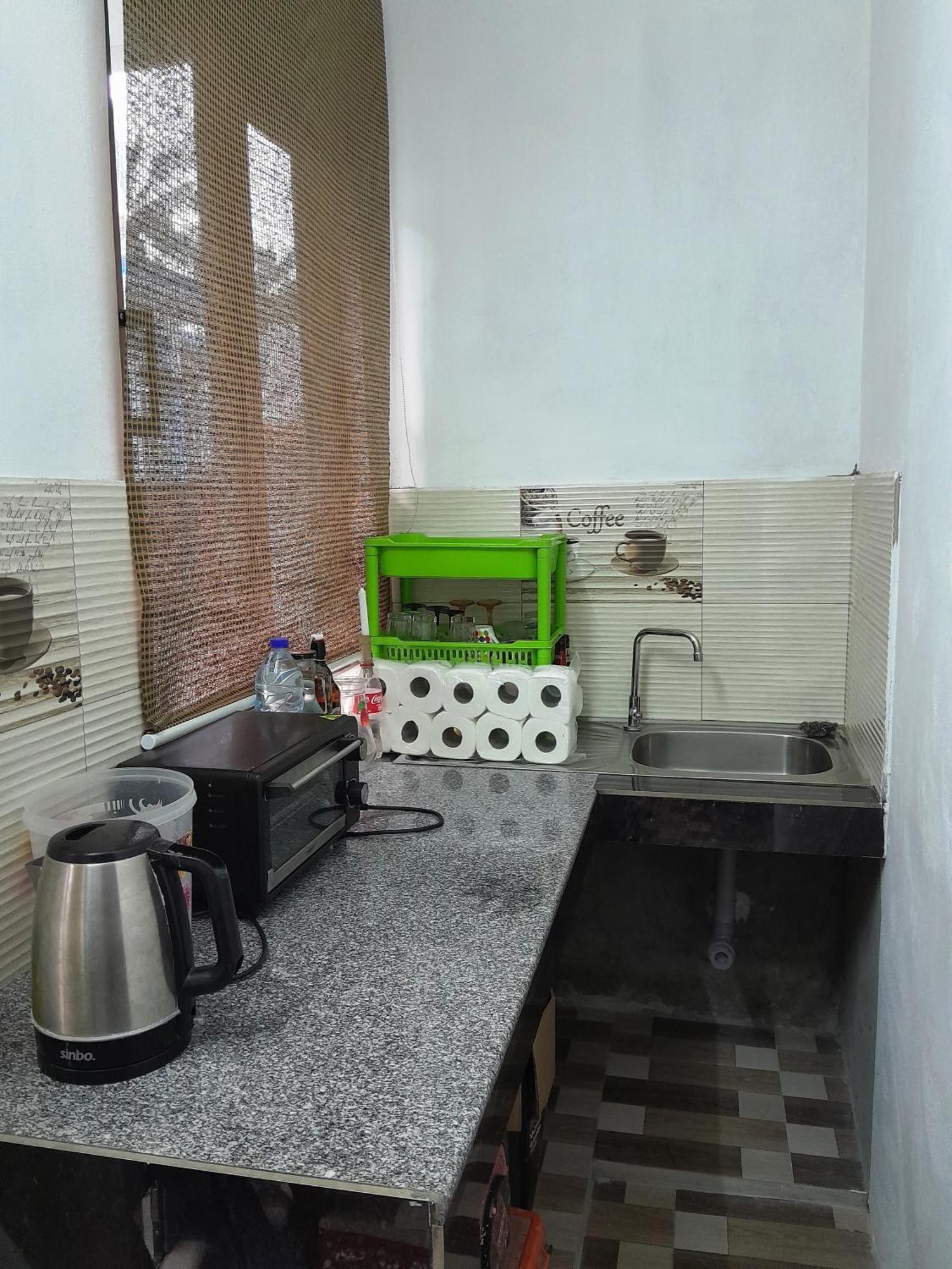 Beautiful Affordable House - 5 Minutes From The Airport And 12 Minutes To Blue Bay *